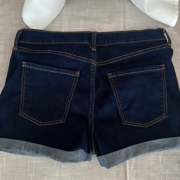 Old Navy midrise dark denim shorts size 2 - Picture 5 of 5